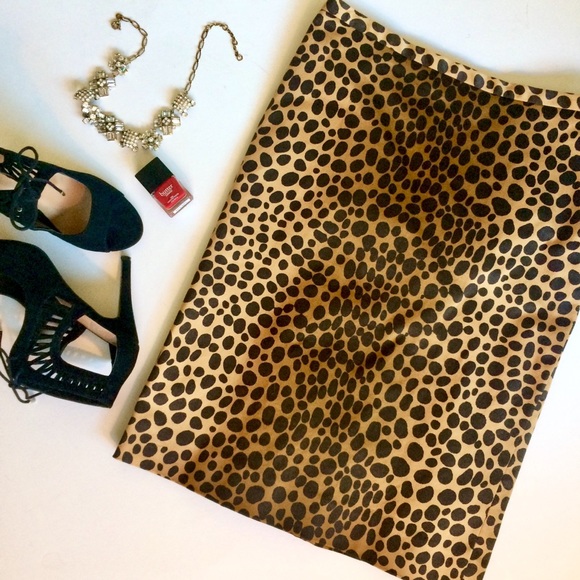 Moschino Dresses & Skirts - HP🎉Moschino Cheap & Chic leopard print  skirt